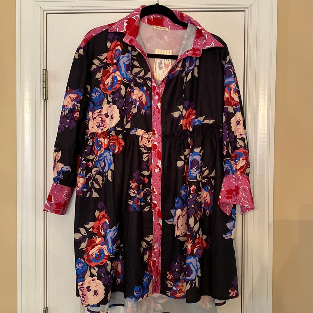 Gorgeous floral button down midi dress/tunic size large and new with tags!